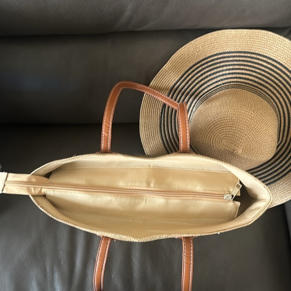Black Stripe Straw Bag and Matching Hat - Picture 4 of 7